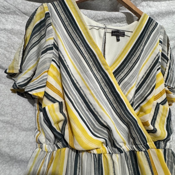 yellow and grey stripes dress / romper dress size 1x brand luxology - Picture 8 of 8